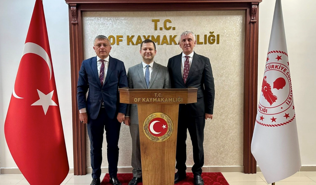Trabzon'da Kaymakam Demirer'e veda ziyareti