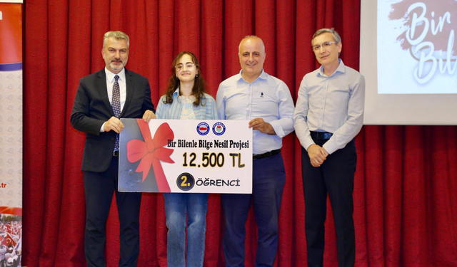 Trabzon'da “Bir Bilenle Bilge Nesil” Yarışmasında 111 Öğrenci Ödüllendirildi