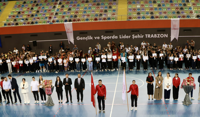 Trabzon'da okul sporları ödül töreni düzenlendi
