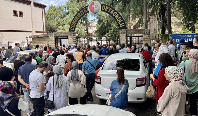 Trabzon ve çevre illerinde LGS heyecanı yaşandı