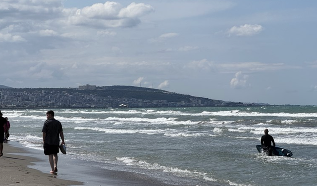 Samsun'da olumsuz hava şartları nedeniyle denize girilmemesi istendi