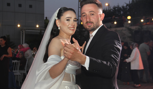 Kolaylı ve Öztürk ailelerinin mutlu günü