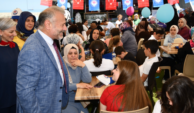 Büyükşehir, 'Maviye açılan kalpler' temasıyla gemi turu düzenledi!