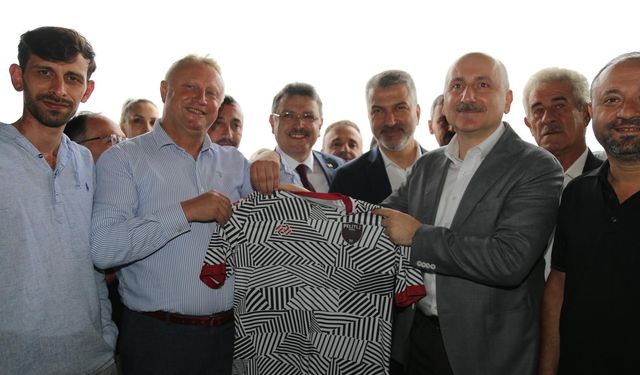 Karaismailoğlu’na Trabzon’da görkemli karşılama