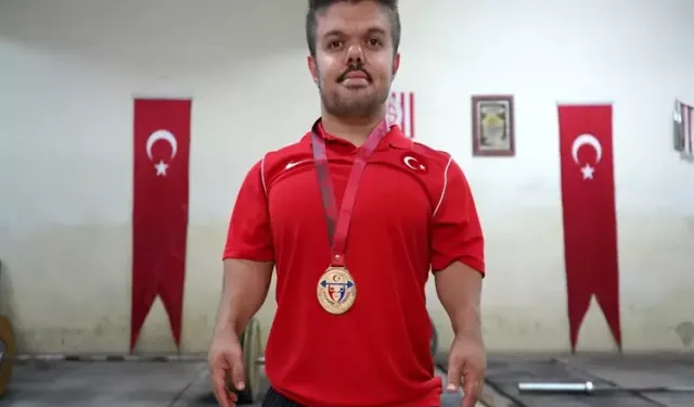 Halterle hayatı değişti, şimdi hedefi dünya şampiyonluğu