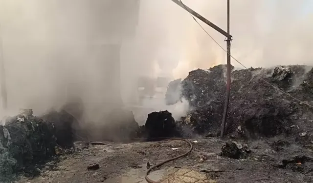 Bursa’da geri dönüşüm tesisinde yangın söndürüldü