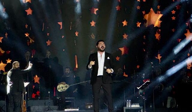 Şarkıcı Serkan Kaya "Trabzon Kültür Yolu Festivali"nde konser verdi!