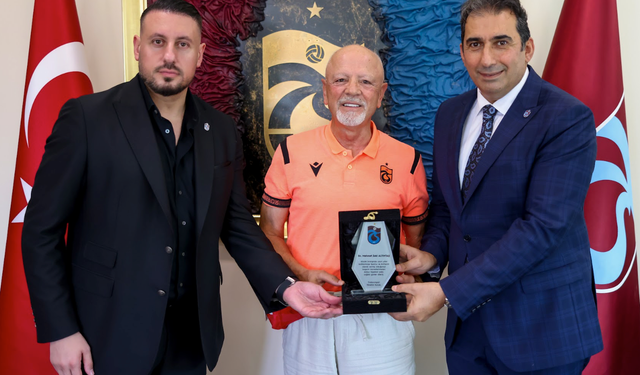 Asbaşkan Zeyyat Kafkas’tan Mehmet Zeki Altıntaş’a Teşekkür plaketi...