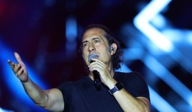 Şarkıcı Kıraç, Trabzon Kültür Yolu Festivali'nde konser verdi