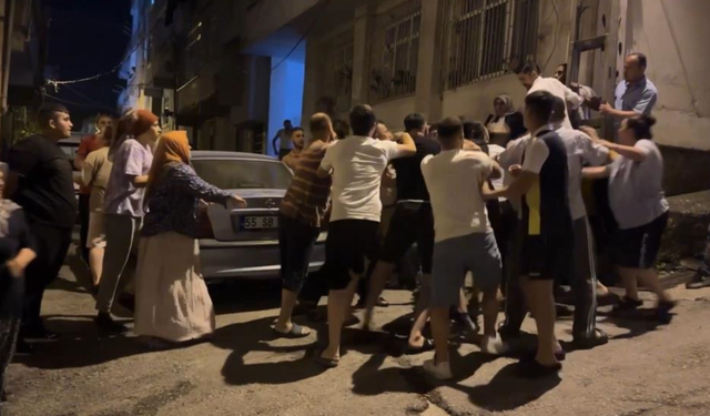 Samsun'da sokak ortasında park yeri kavgası!