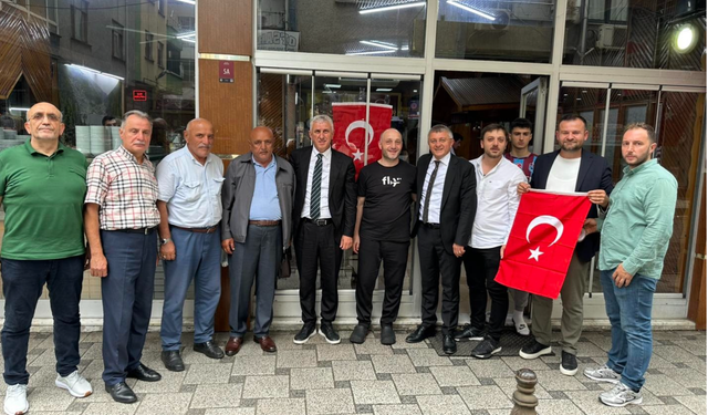Of'tan "Terörsüz Türkiye"ye Ay Yıldızlı Destek