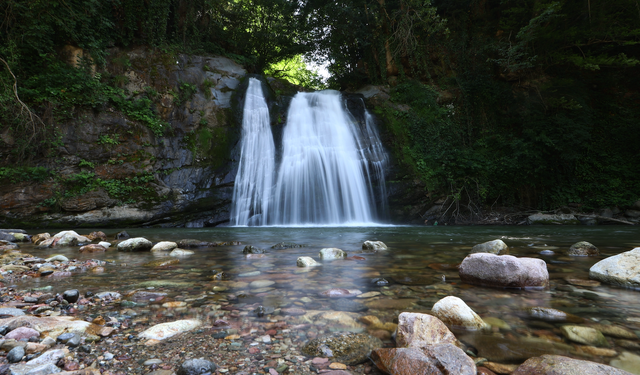 Trabzon'daki Canikdere Şelalesi turistlerin uğrak yeri oldu!