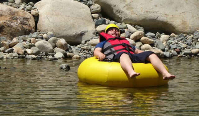 Trabzon'da özel çocukların rafting heyecanı