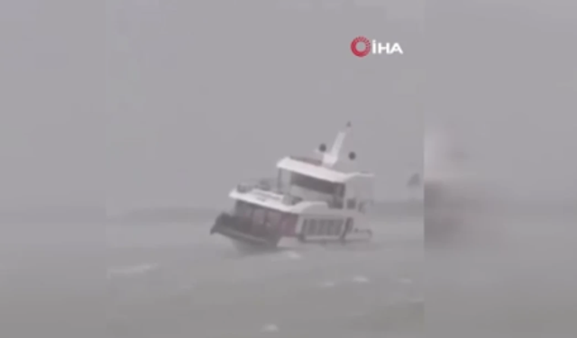 Tur teknesi alabora oldu! 27 ölü