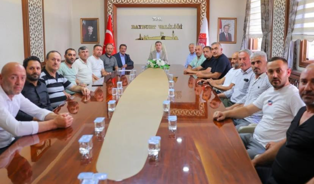Bayburt’ta servis şoförlerine yönelik bilgilendirme toplantısı yapıldı