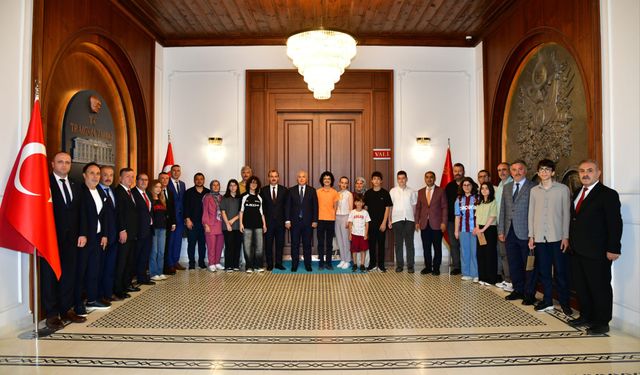 Vali Aziz Yıldırım, 2025 LGS Türkiye Birincilerini Kabul Etti