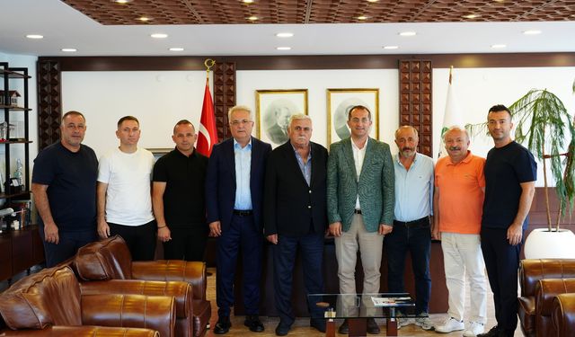 Sebat Gençlik Spor Akçaabat Belediye Başkanı Osman Nuri Ekim’i ziyaret etti