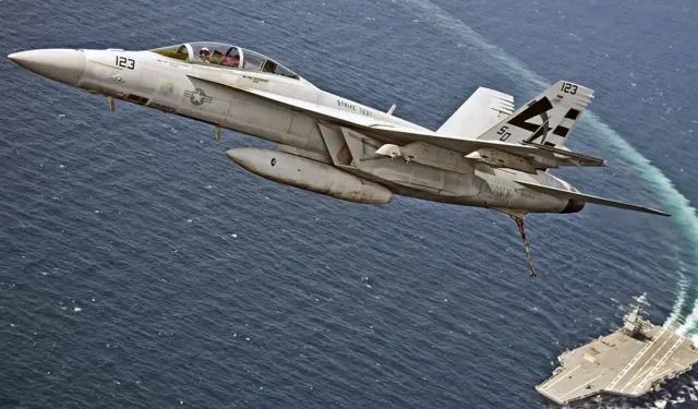 ABD'ye ait savaş uçağı okyanusa düştü