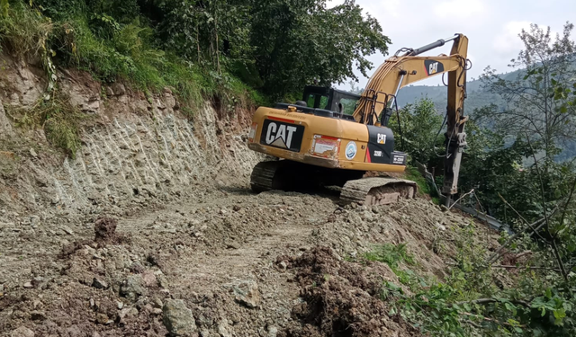 Ortahisar'da yol seferberliği aralıksız sürüyor