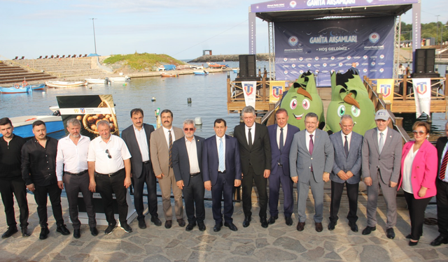 KTÜ Rektörü Prof. Dr. Çuvalcı, Fındık Hasat Şenliği’ne Katıldı