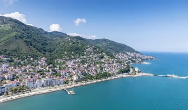 Artvin'de olumsuz hava şartları nedeniyle denize girmek yasaklandı