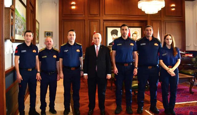 Vali Aziz Yıldırım İtfaiyecilik Haftası dolayısıyla itfaiye personelini kabul etti