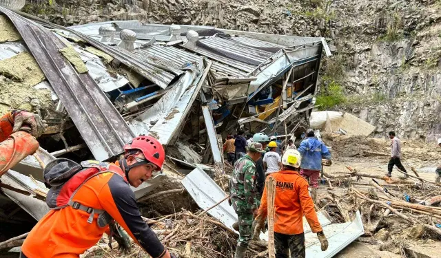 Endonezya’da sel felaketi: Ölü sayısı 174’e yükseldi