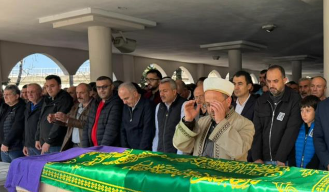 Rize'de kamyonetin çarptığı paramedik son yolculuğuna uğurlandı