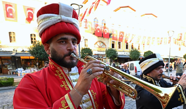 Trabzon'da kurulan mehter takımı 30 yıldır kültürel mirası yaşatıyor