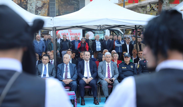 Akçaabat'un ilçe oluşu görkemli törenle kutlandı