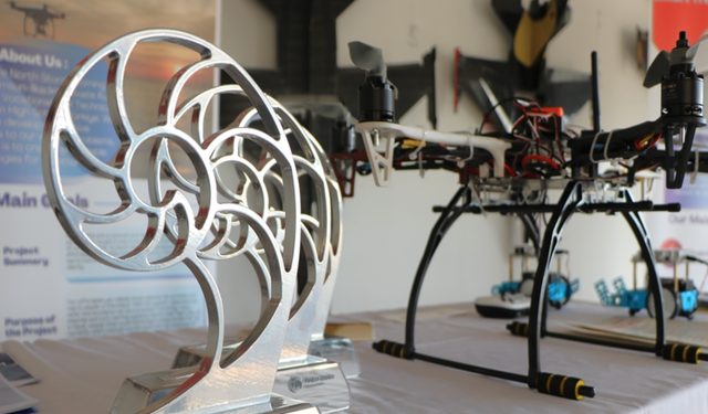 Lise öğrencileri kendi yaptıkları robotlarla İtalya’da dünya şampiyonu oldu!