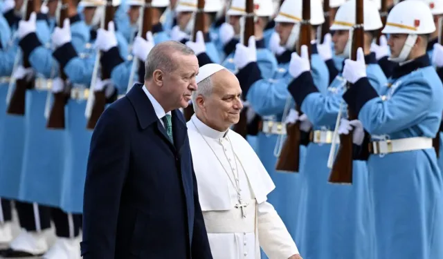 Papa 14. Leo'nun Türkiye ziyareti tartışma yarattı! Diplomasi mi, siyasi mesaj mı?