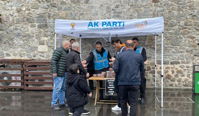 Trabzon'da şehit askerler için lokma dağıtıldı!