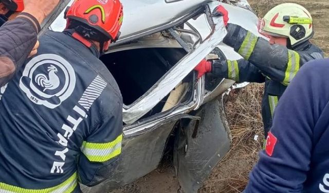 Yoldan çıkan otomobil takla attı; 2 yaralı...