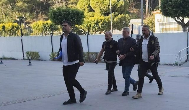 Sahibi olduğu markette tartıştığı 2 kişiyi öldüren cinayet zanlısı adliyeye sevk edildi!