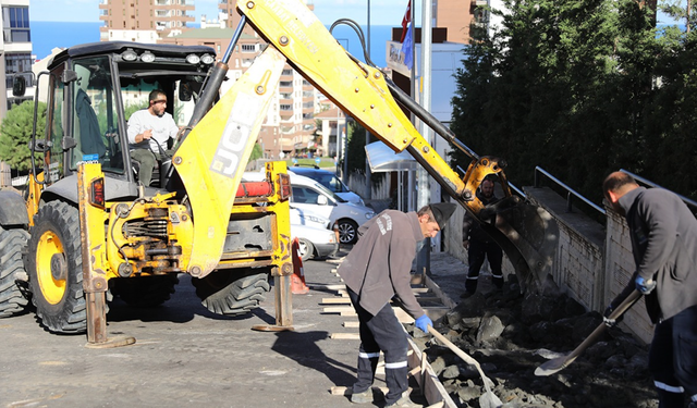 Akçaabat Belediyesi sahada aralıksız çalışmalarını sürdürüyor