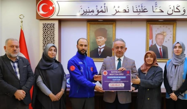 Bayburt’ta Filistin için düzenlenen hayır çarşılarında 1 milyon liranın üzerinde bağış toplandı