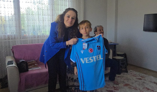 Meryem Sürmen, Çarşıbaşı’nda gönüllere dokundu