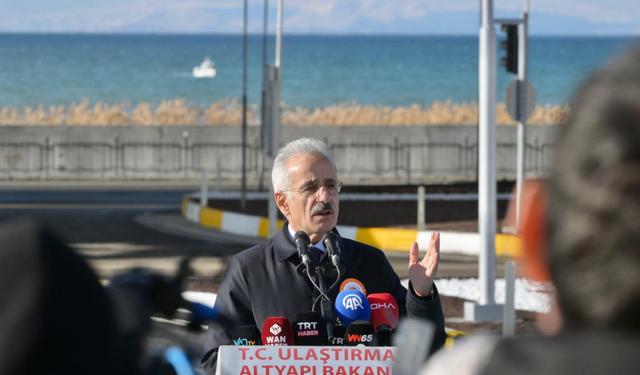 Bakan Uraloğlu'ndan Van’da ulaşımı değiştirecek açılış