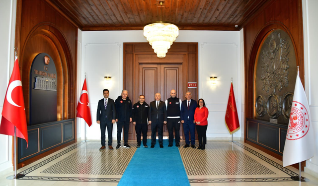 Vali Yıldırım AFAD personelini kabul etti