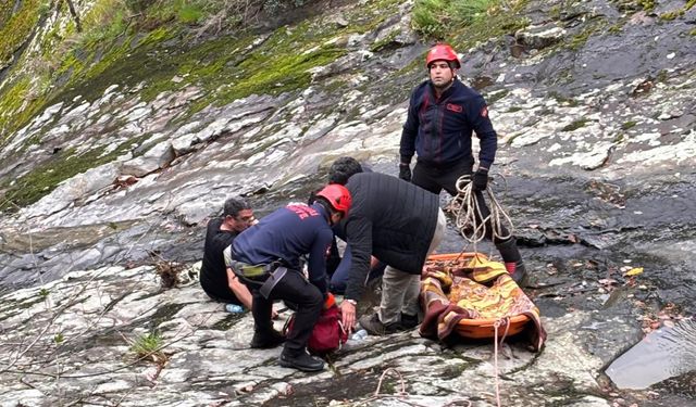 Köy muhtarı, 30 metre yükseklikten düştü!