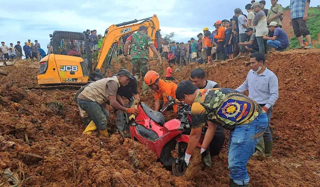 Güney Asya’da büyük felaket: Can kaybı 1700’ü aştı