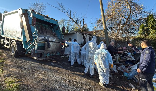 Trabzon'da 3 evden tonlarca çöp çıktı! Başkan Kaya açıkladı! Çevreyi tehdit eden...