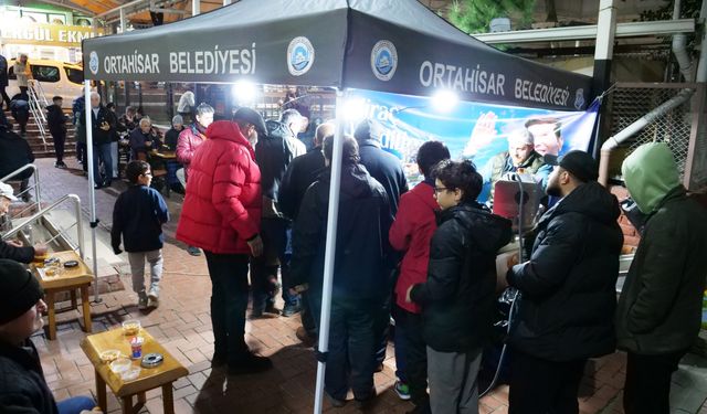 Ortahisar Belediyesi’nden Miraç Kandili’nde lokma ve kandil simidi ikramı