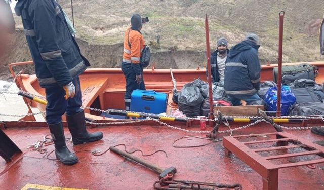 Türk gemisi Kerç'te karaya oturdu!