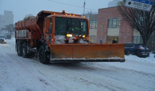 Kar fırtınası kabusu sürüyor..  En az 13 bin uçuş iptal edildi