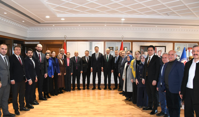 Bakan Bayraktar’dan Trabzon Büyükşehir Belediyesine ziyaret