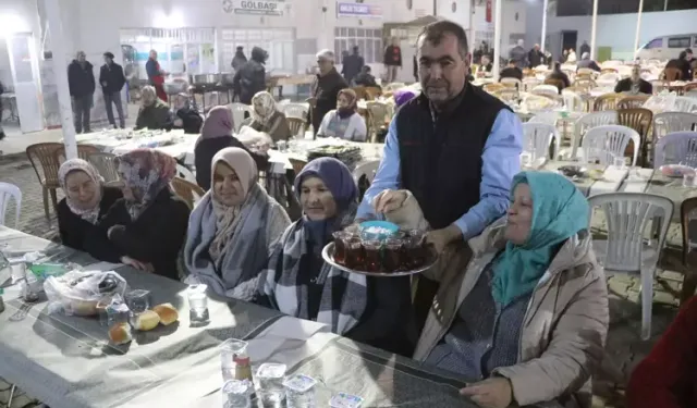Bu mahallede ramazanda iftar yemeklerini erkekler hazırlıyor