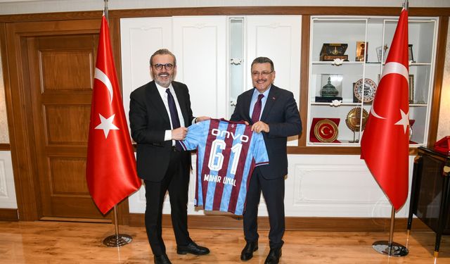 AK Parti MKYK Üyesi Ünal, Trabzon'da ziyaretlerde bulundu