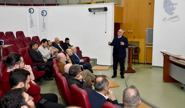 Trabzon'da, "Dünya medeniyet tarihi ile İslam tıp tarihi arasındaki etkileşim" konferansı düzenlendi